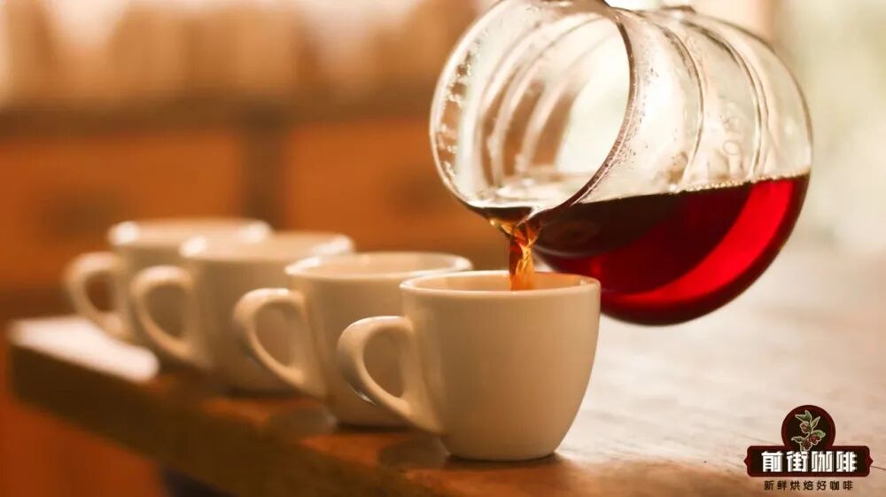 倒咖啡杯 倒咖啡杯