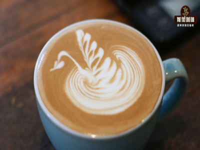 Пропорции latte и молочного кофе | Как в кофейне готовят горячий латте? Какие кофейные зёрна и молоко подходят для горячего латте? Сколько секунд нужно взбивать молоко для латте?