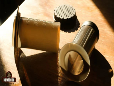 Плюсы и минусы AeroPress | Откуда появился AeroPress? Каковы особенности кофе AeroPress? Каково соотношение воды и кофе при приготовлении кофе в AeroPress?
